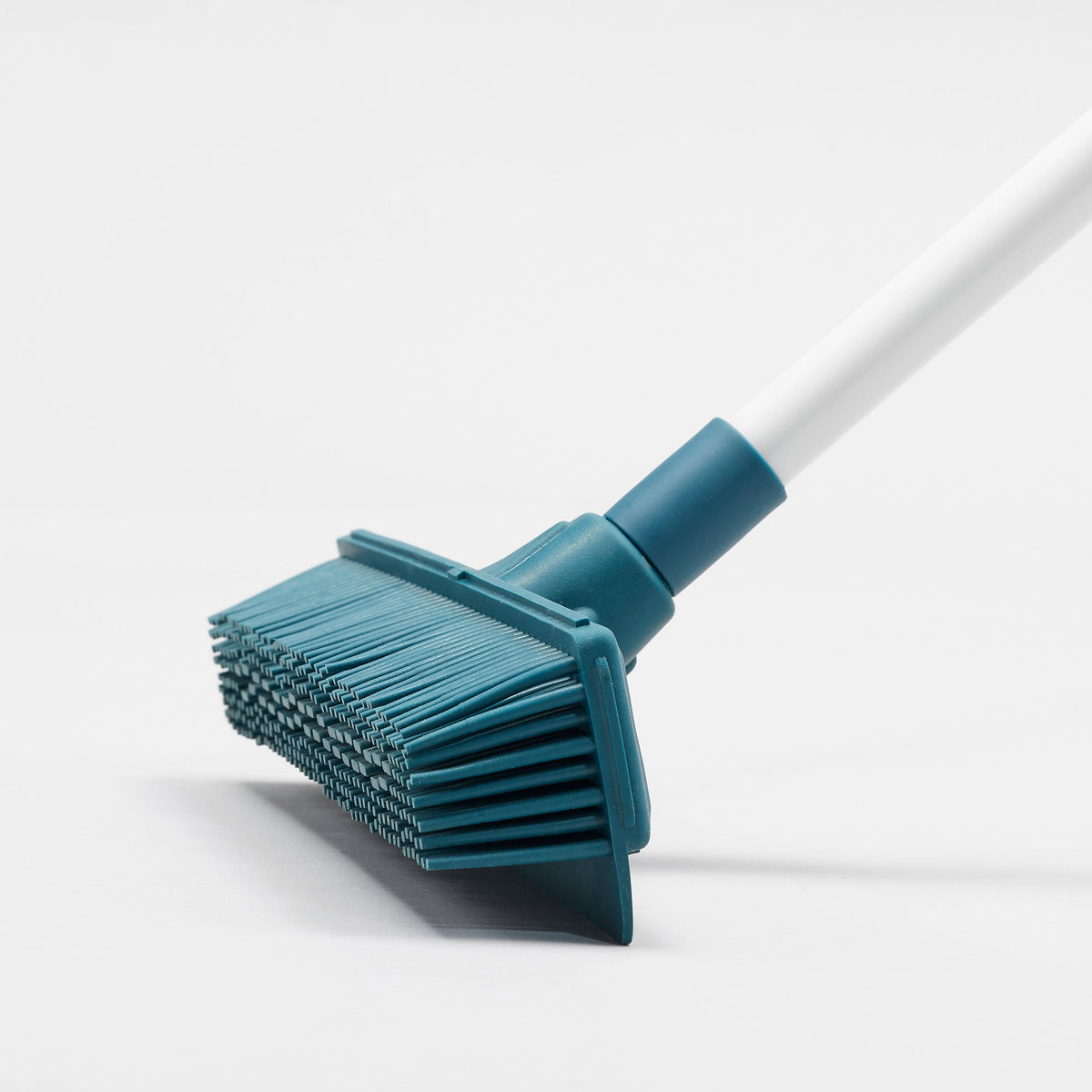 Quechua Camping Broom Dustpan Kit