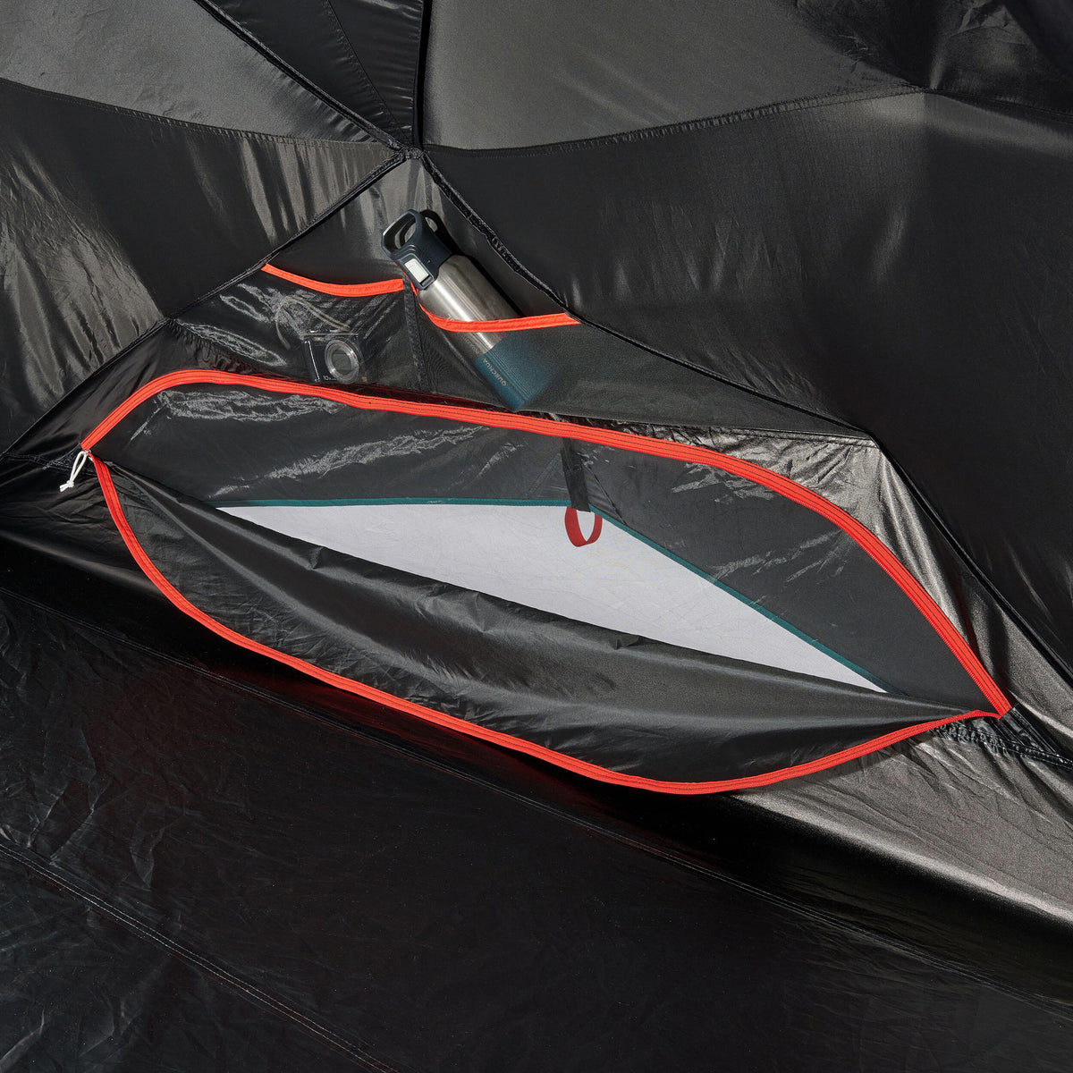 Quechua 3 Man Blackout Tent - 2 Seconds Easy F&B