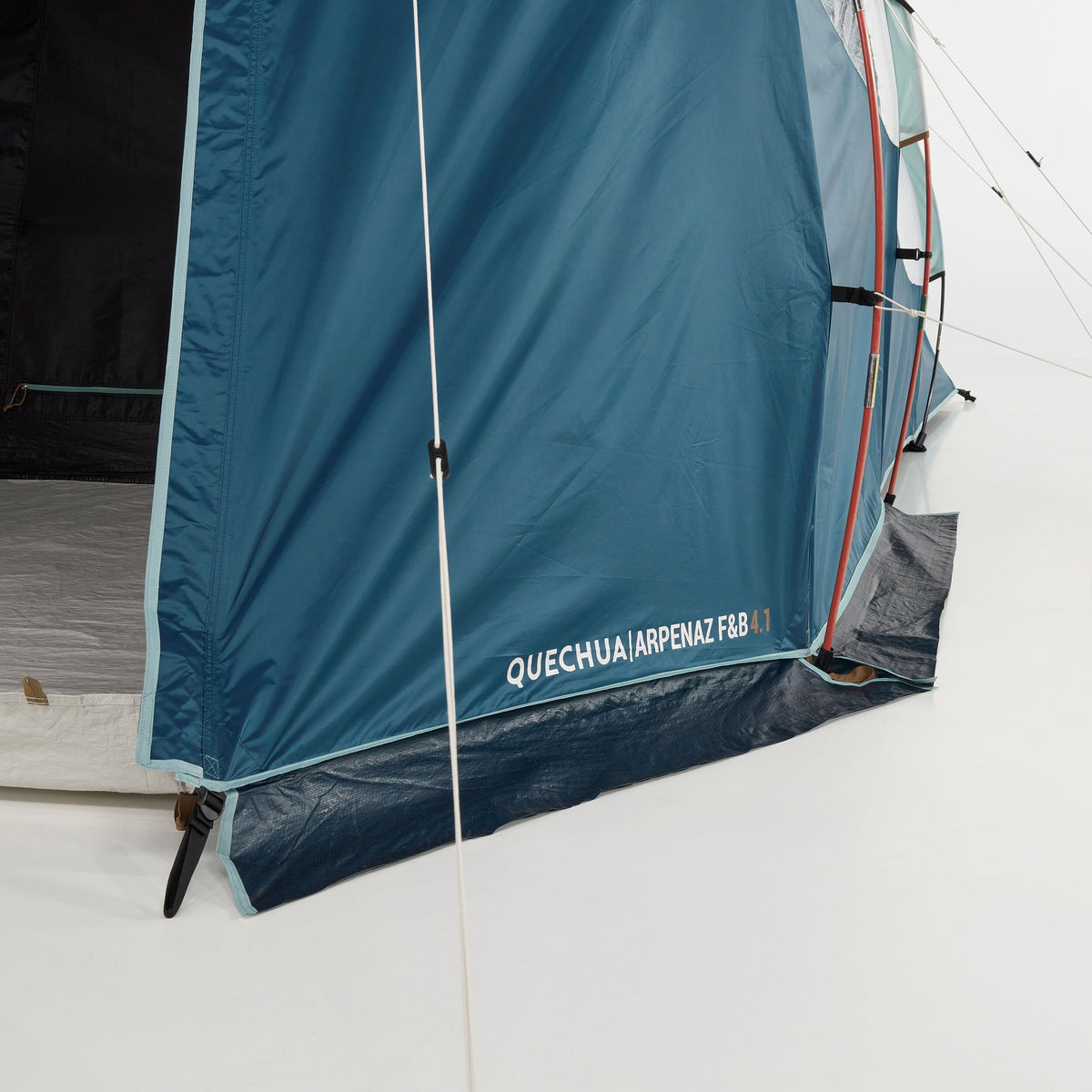 Quechua 4 Man Blackout Tent With Poles 
