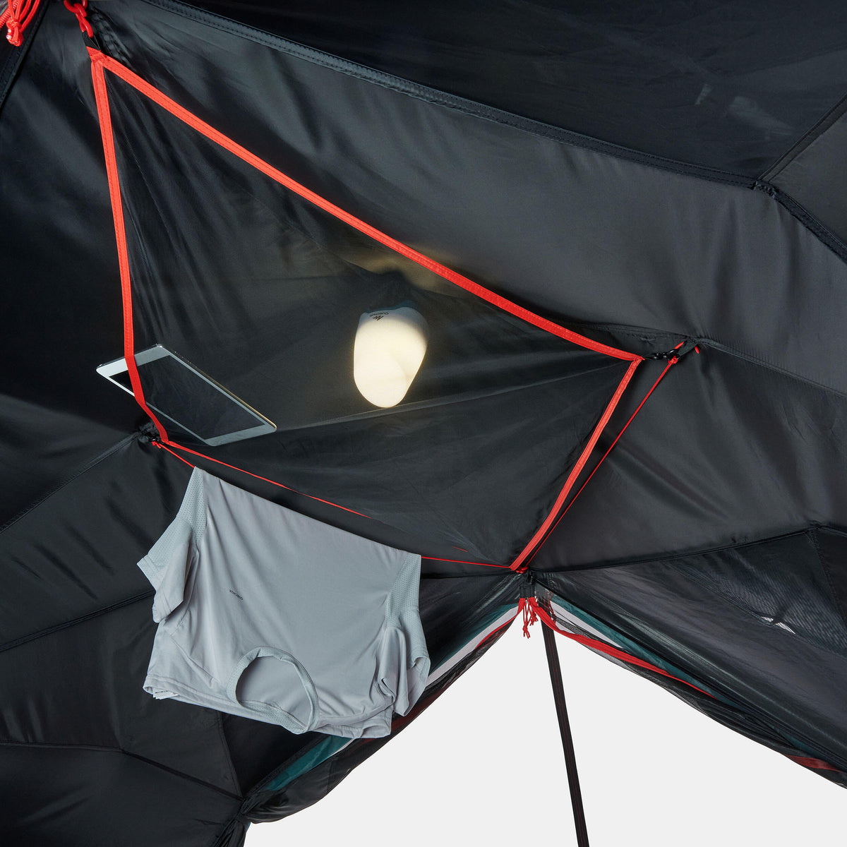 Quechua 3 Man Blackout Tent - 2 Seconds Easy F&B
