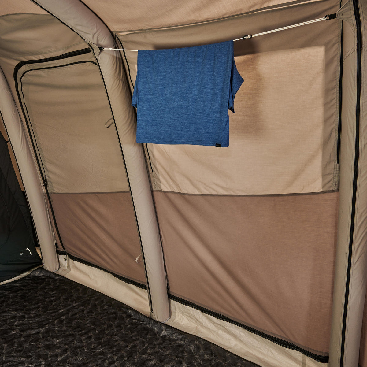 Quechua 6 Man Inflatable Tent - AirSeconds 6.3 Polycotton