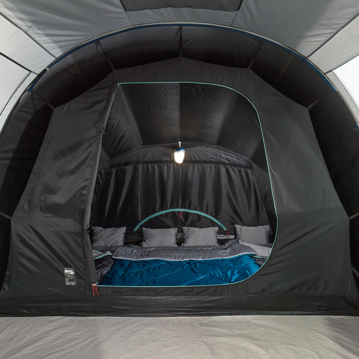 Quechua 4 Man Blackout Tent With Poles 