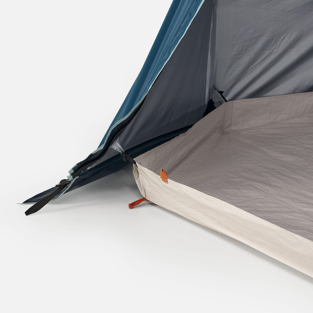 Quechua 4 Man Blackout Tent With Poles 