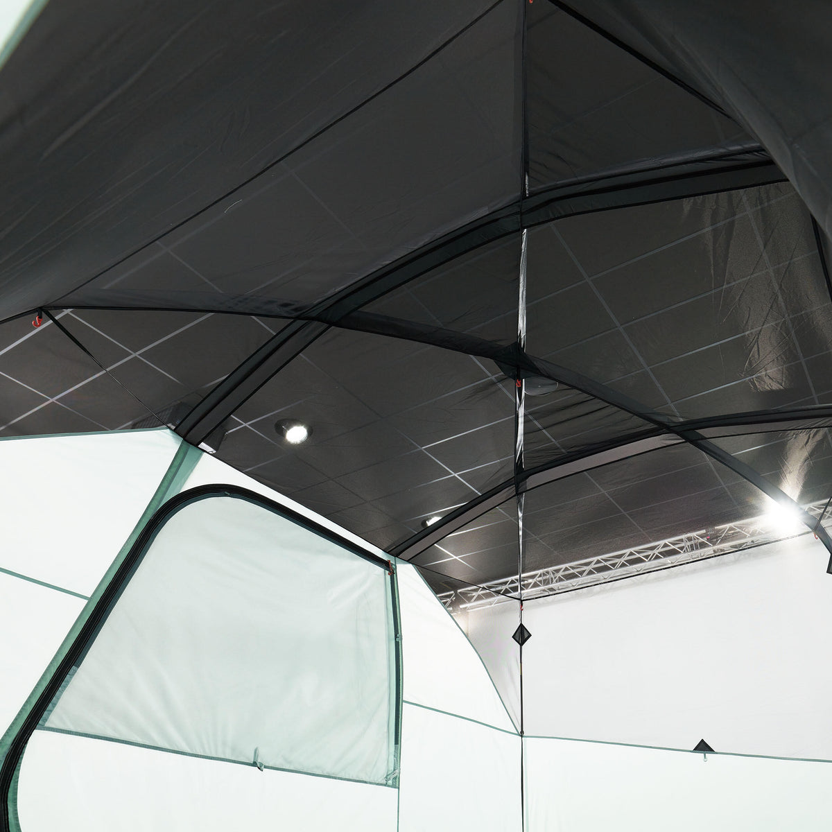 Quechua 6 Man Tent With Poles 